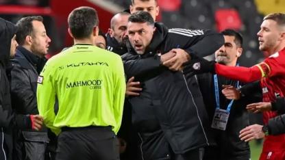 Hakemi dövmeye kalkan Burak Yılmaz'a dev ceza