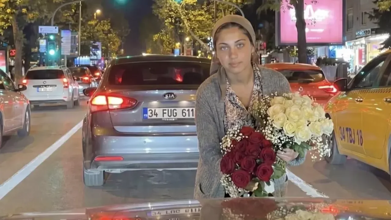 Herkes çiçek satan bu kızı konuşuyor