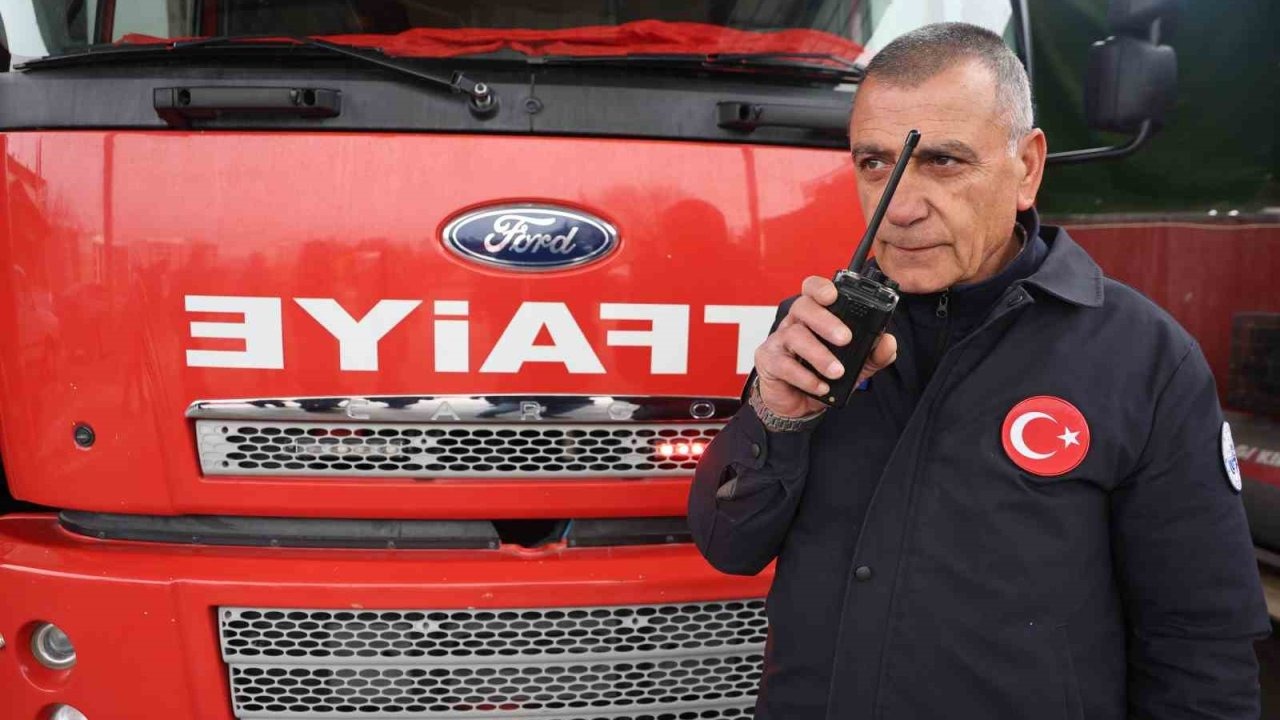 İtfaiye çavuşu 32 yılın ardından son telsiz anonsunu yaparak emekli oldu