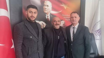 Kaptanpaşa muhtarı Yıldız ve yerel esnaftan ESOB Başkanı Yılmaz’a hayırlı olsun ziyareti