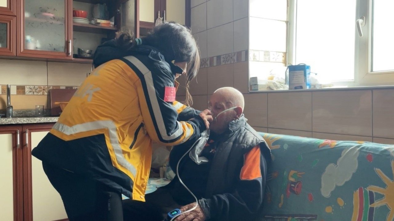 Kar kalınlığının 145 santimetreyi aştığı Ovacık’ta hayat kurtaran müdahale