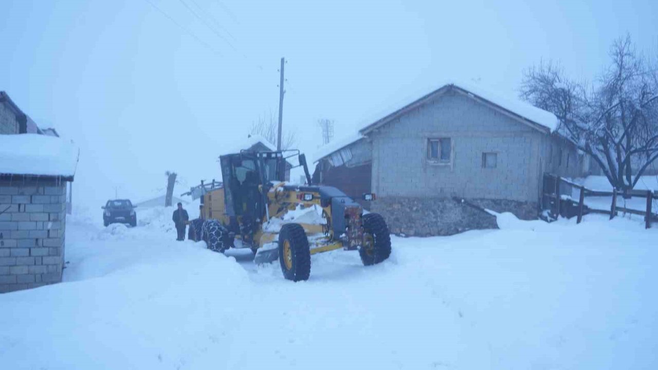 Muş’ta ekipler seferber oldu: 7 bin kilometre yol açıldı