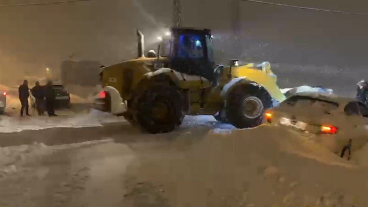 Muş’ta kar yağışı: 345 köy yolu ulaşıma kapandı