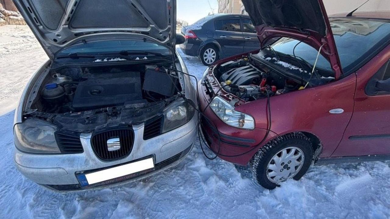Soğuk hava hayatı felç etti: araçları dondurdu