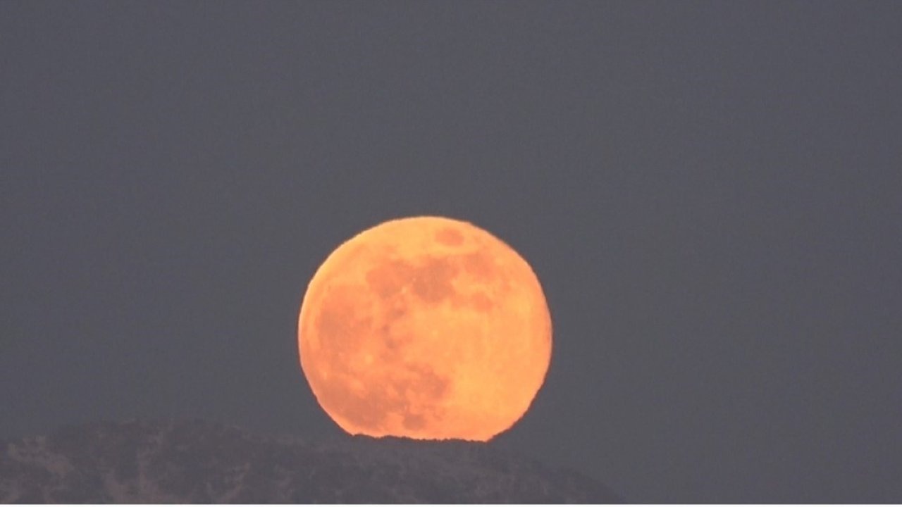 Van’da 2026’nın ilk gökyüzü şöleni: "Kurt Dolunayı" görsel şölen sundu