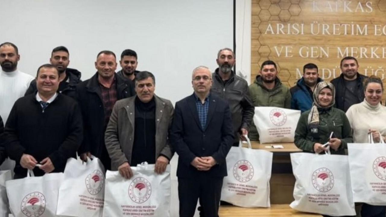 Yeni arıcılar sertifikalarını aldı