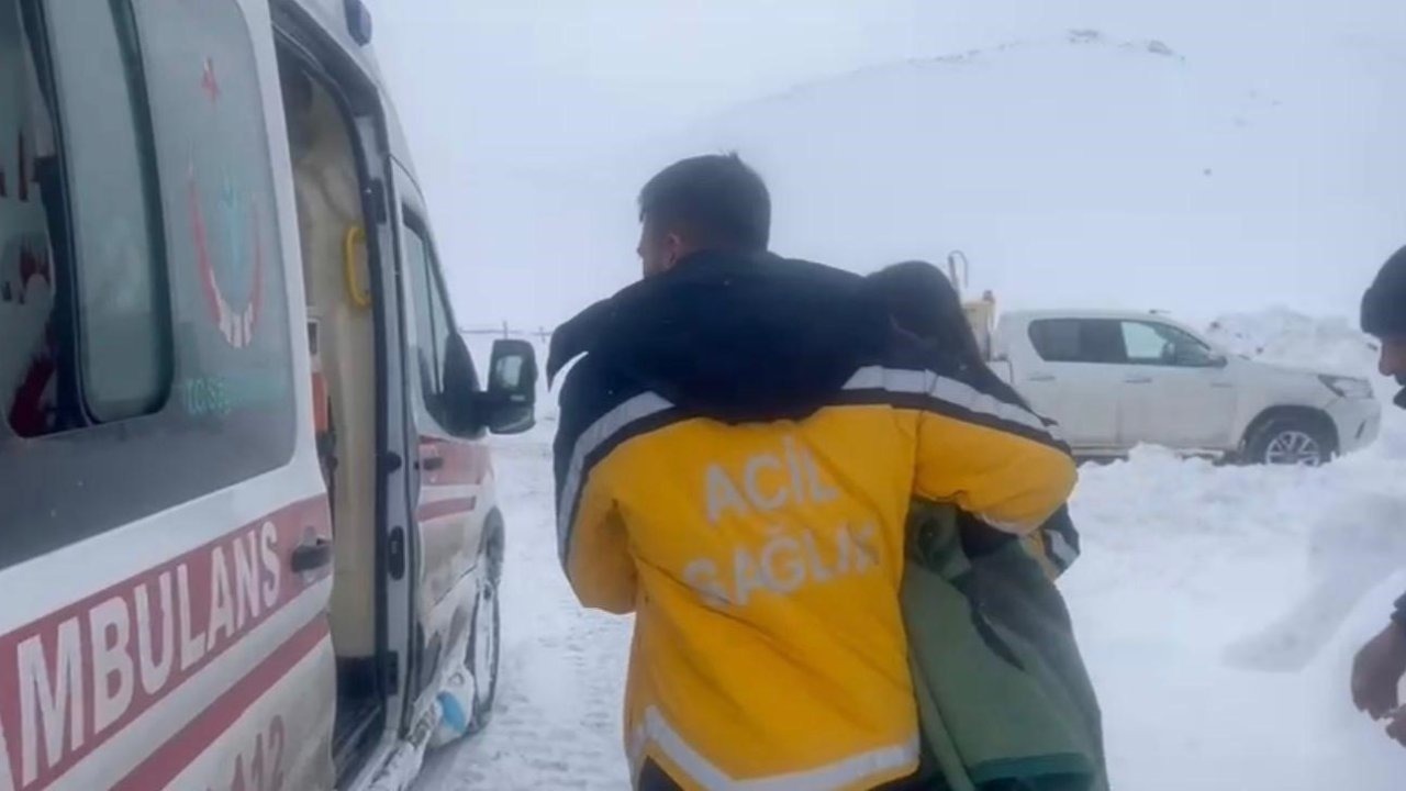 Yoğun kar ve zorlu şartlara rağmen hayat kurtaran müdahale