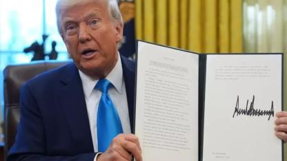 3 gün sonra başlıyor! Trump dünyaya savaş açan imzayı attı