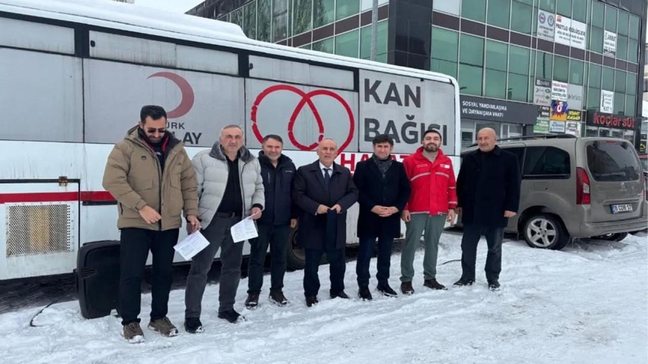 AK Parti Göle’den Kızılay’a anlamlı destek!