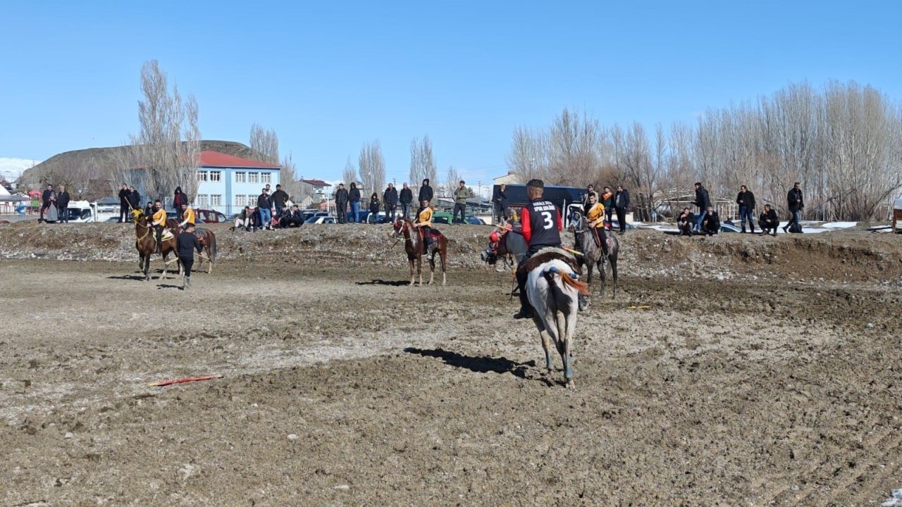 Aşkale’de ciritçiler sezona hazırlanıyor