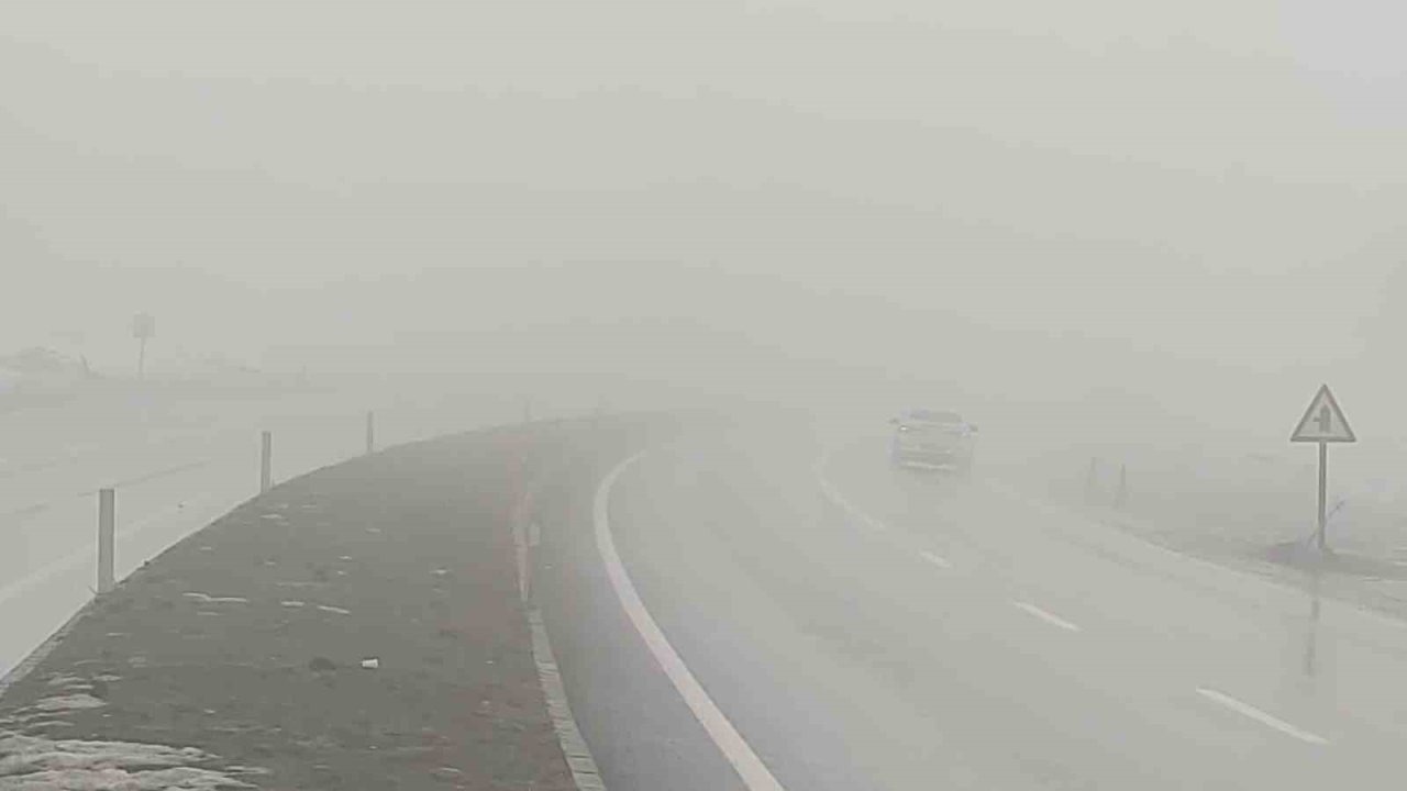 Bingöl’de yoğun sis görüş mesafesini düşürdü