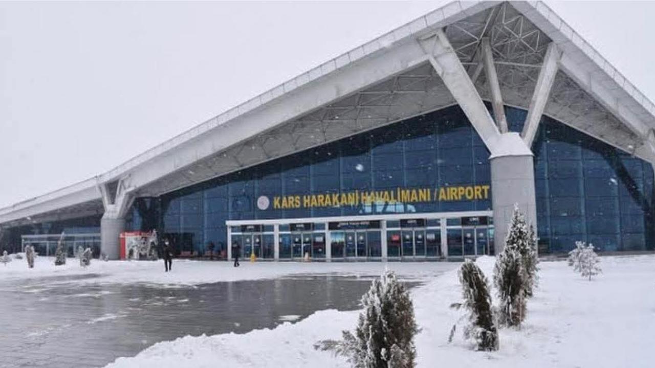 Çıldır’a gitmek isteyenler yolda kaldı