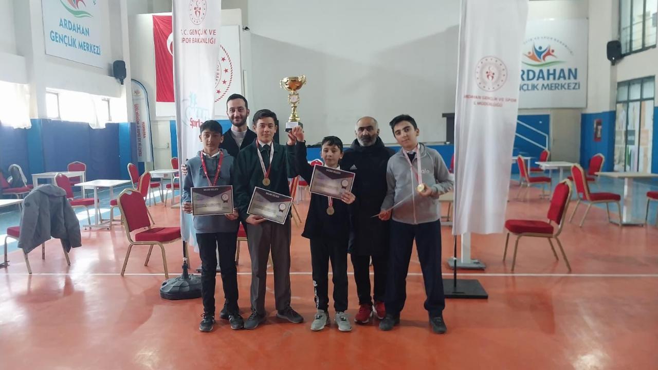 Çıldır’ın satranç yıldızları il birincisi oldu