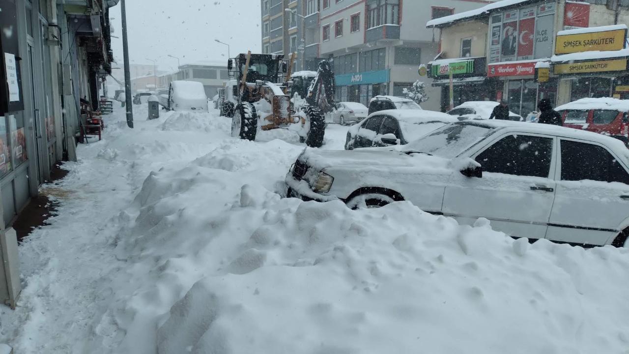Göle’de 53 köy yolu ulaşıma kapandı