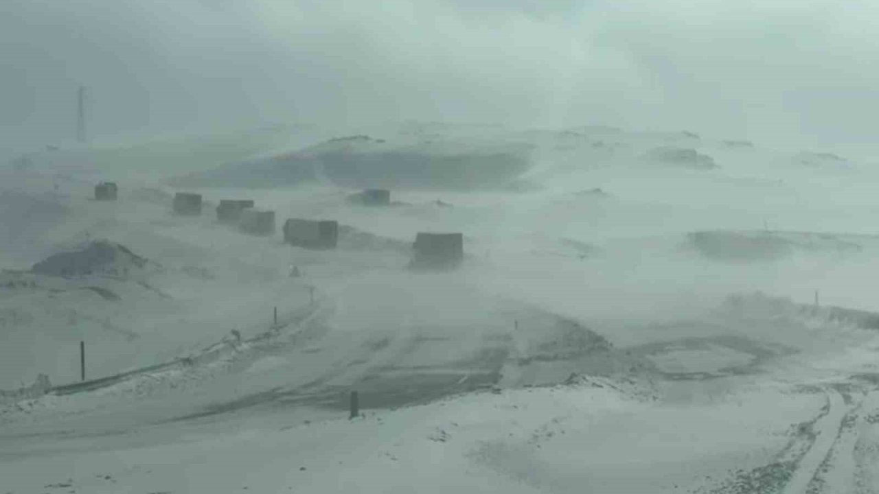 Kar ve tipi, Tendürek geçidini kapattı