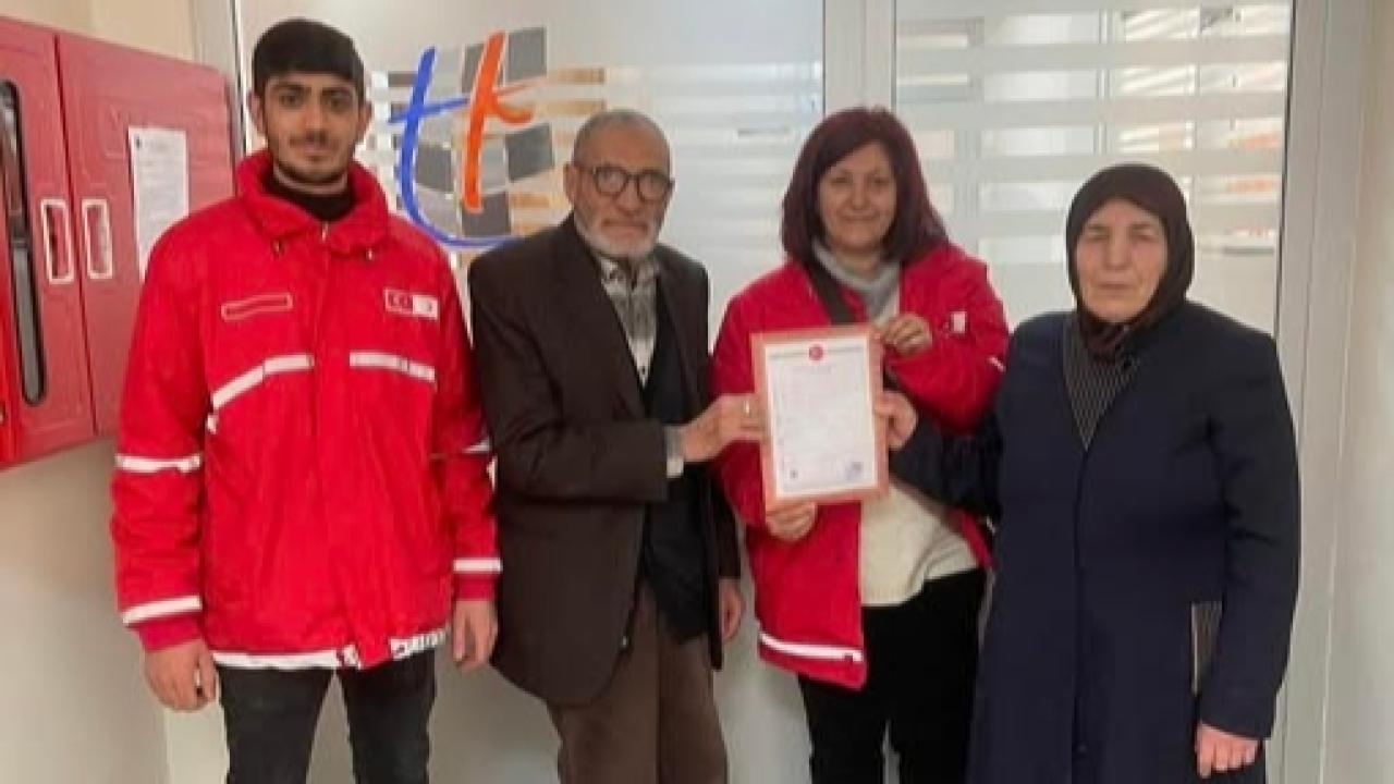 Ömür boyu biriktirdiler, iyiliğe bağışladılar