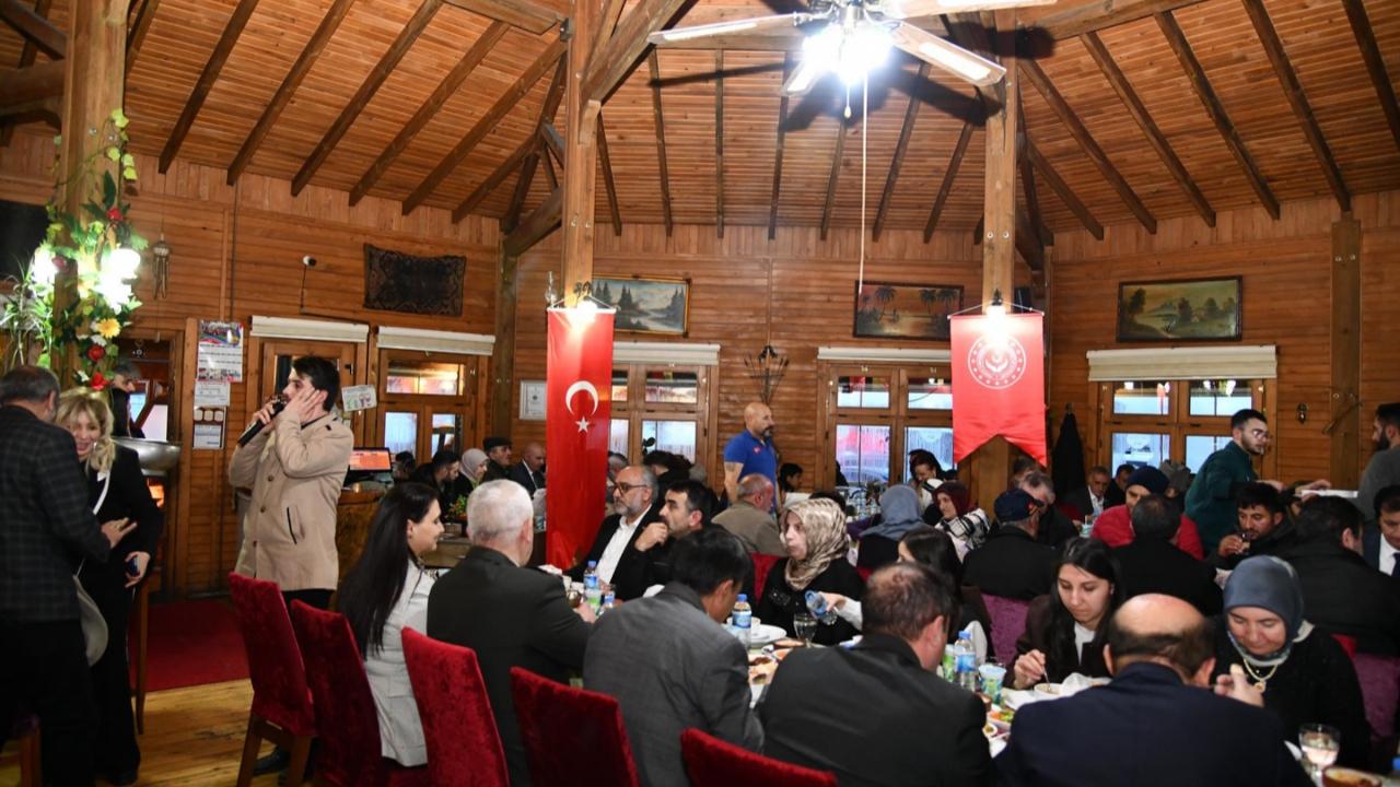 Şehit ve gazi aileleri iftar sofrasında buluştu