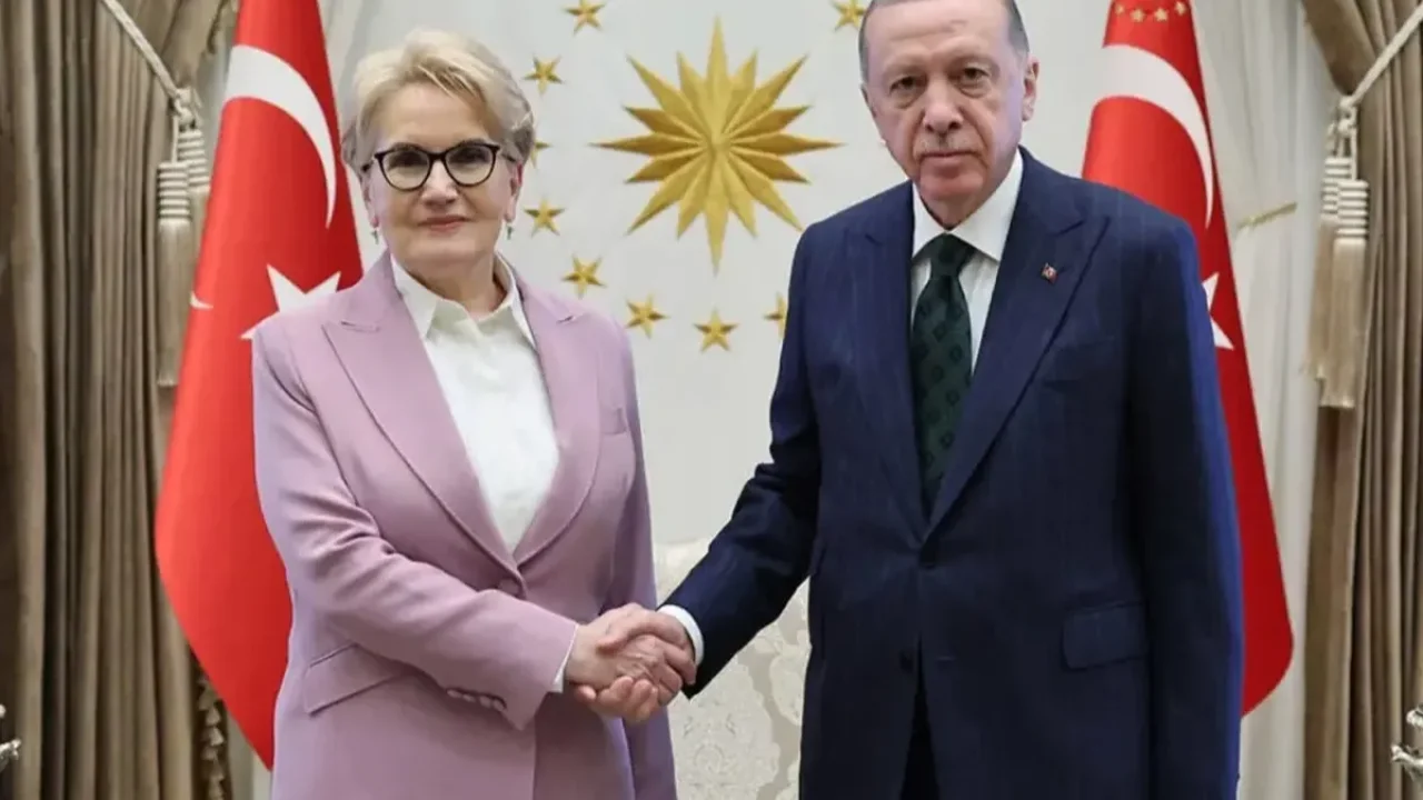 Siyasete dönecek mi? Meral Akşener'den herkesin merak ettiği soruya net yanıt