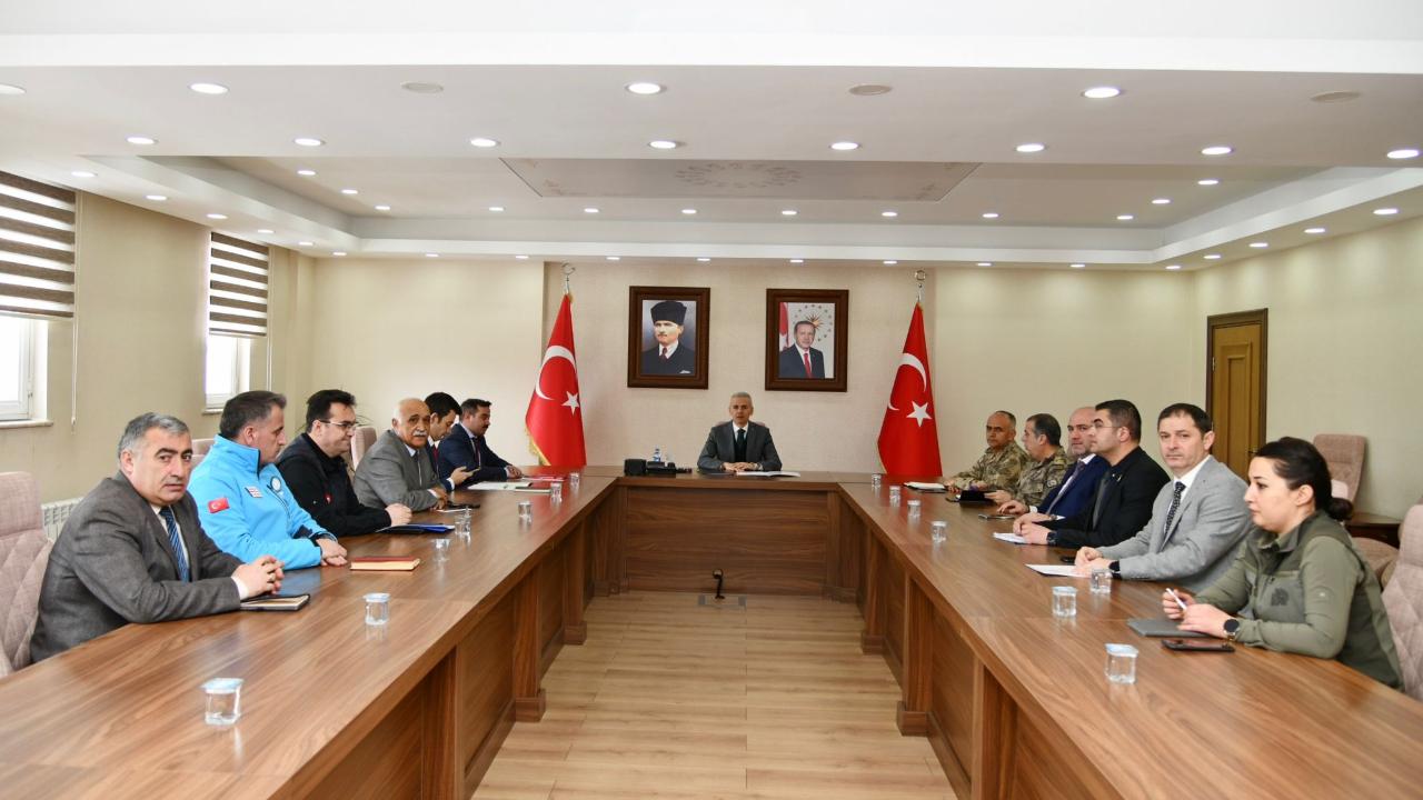 Traktör göle gömüldü, festival iptal edildi