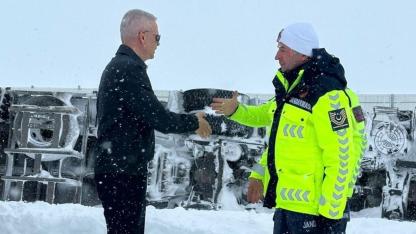 Vali, kaza alanında incelemelerde bulundu