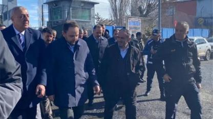 Vekil Koç, Göle’de sahaya indi sorunları dinledi