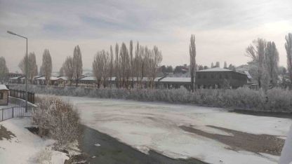 Ardahan’da kar yerini soğuk havaya bıraktı