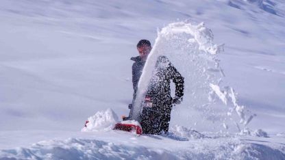 Erzurum’da kar yağışı durdu, çilesi devam ediyor