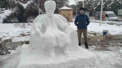 Erzincan’da kardan adam değil, kardan padişah