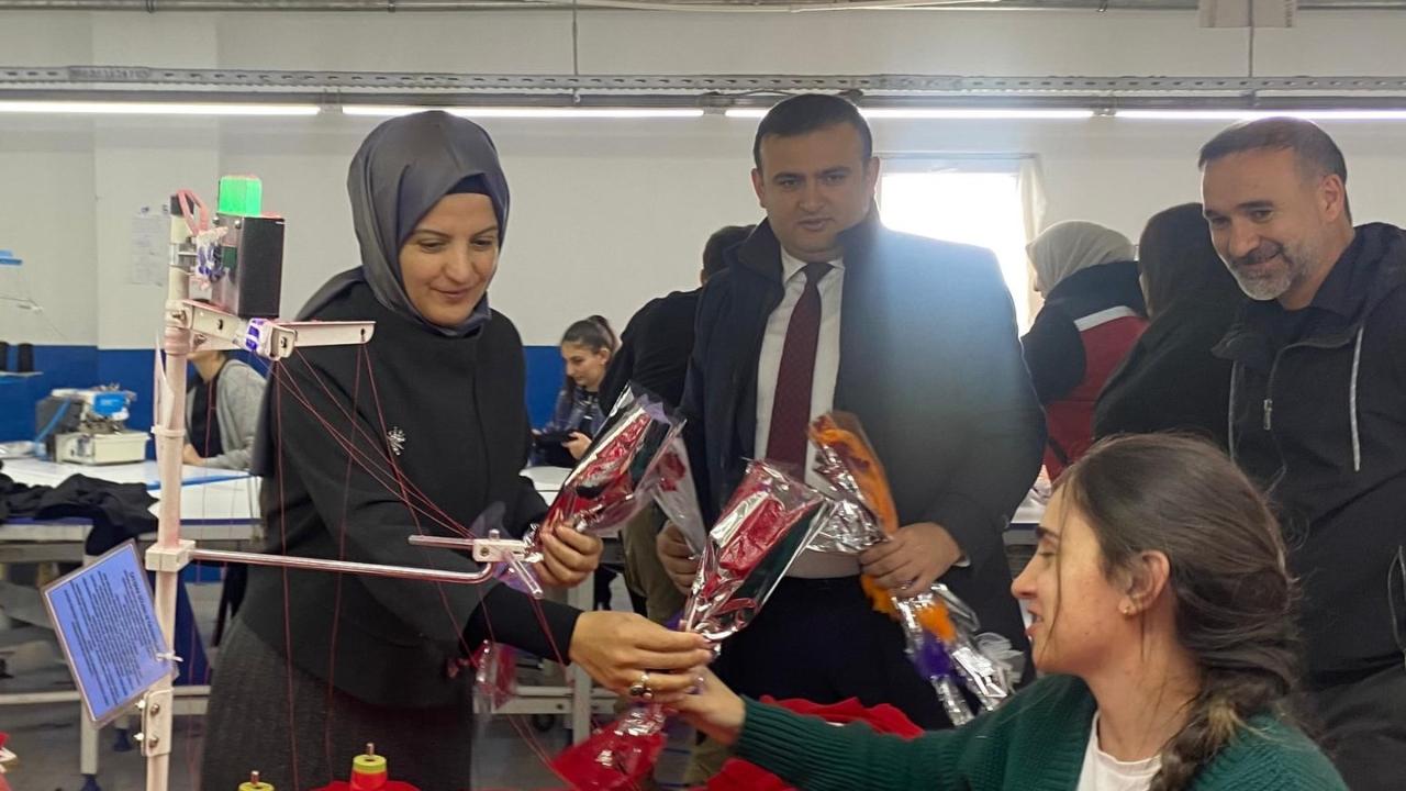 Ardahan’da kadın emekçilere 8 Mart ziyareti