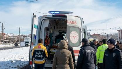 Ardahan’da yolun karşısına geçmek isteyen “Yaya’ otomobil altında kaldı!