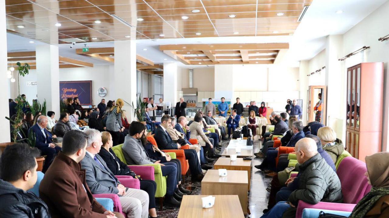 Rektör Emiroğlu Personelle Bayramlaştı