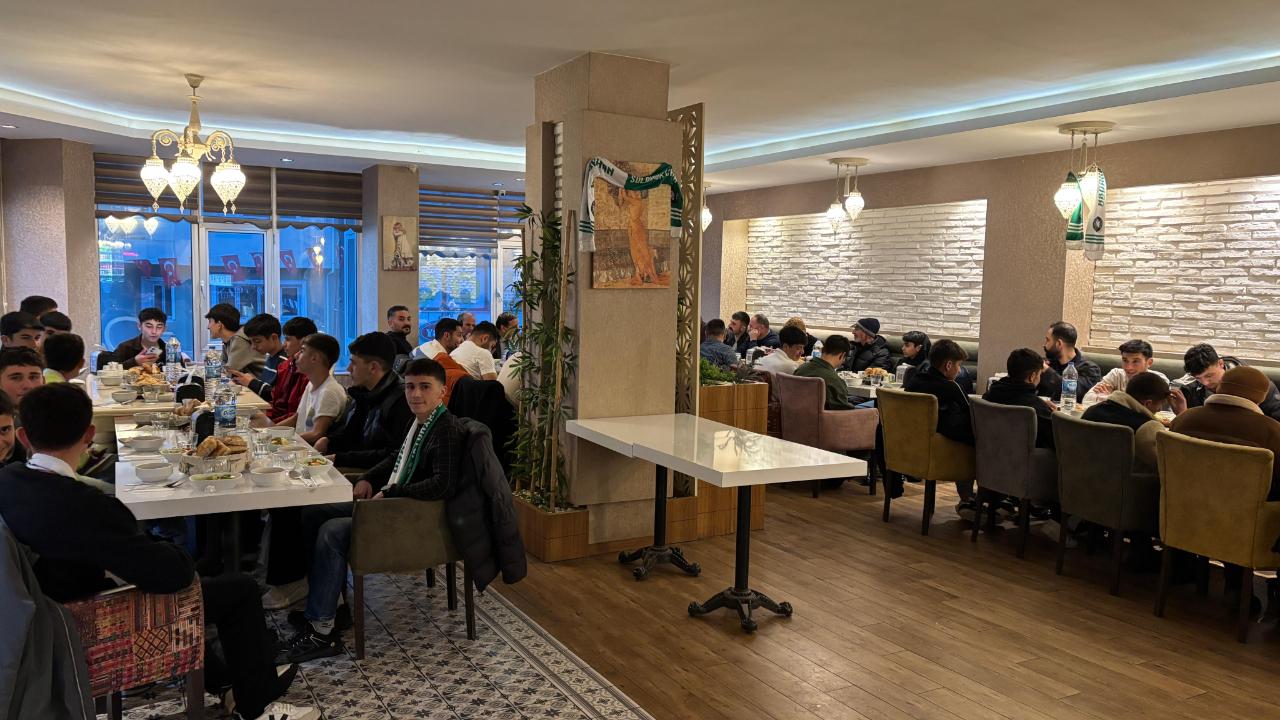 Şampiyon takım iftarda bir araya geldi