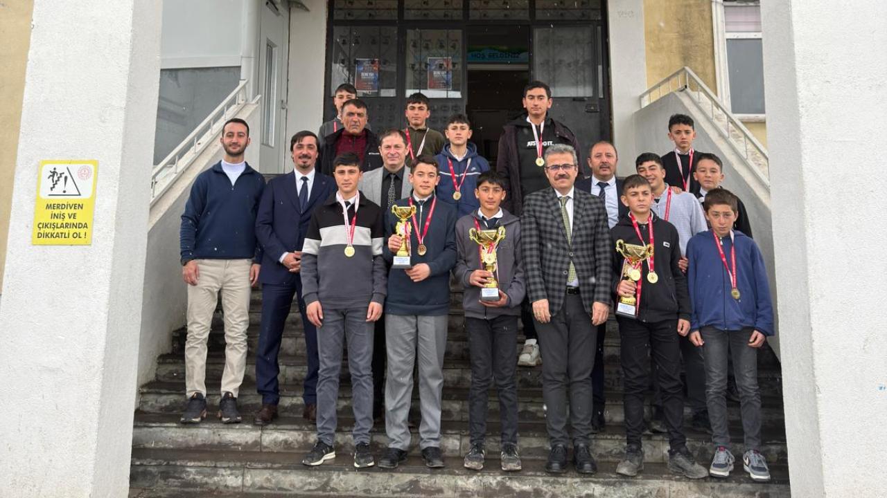 Şehit Taner Karadeniz Ortaokulu’ndan rekor başarı