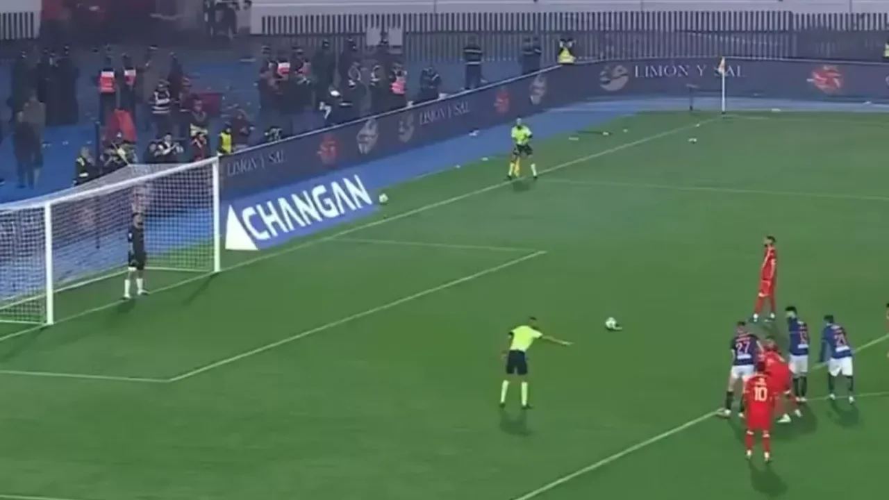 Süper Lig devinden kaçar gibi gitti, yeni takımında kral oldu