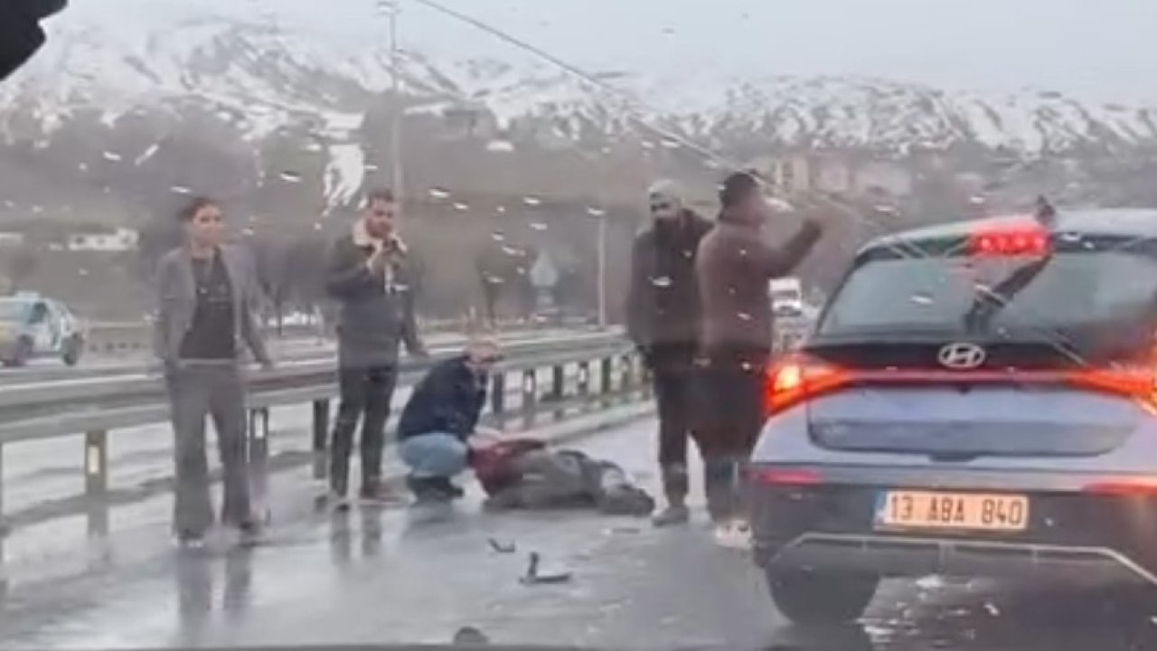 Tatvan’da otomobilin çarptığı bisiklet sürücüsü ağır yaralandı