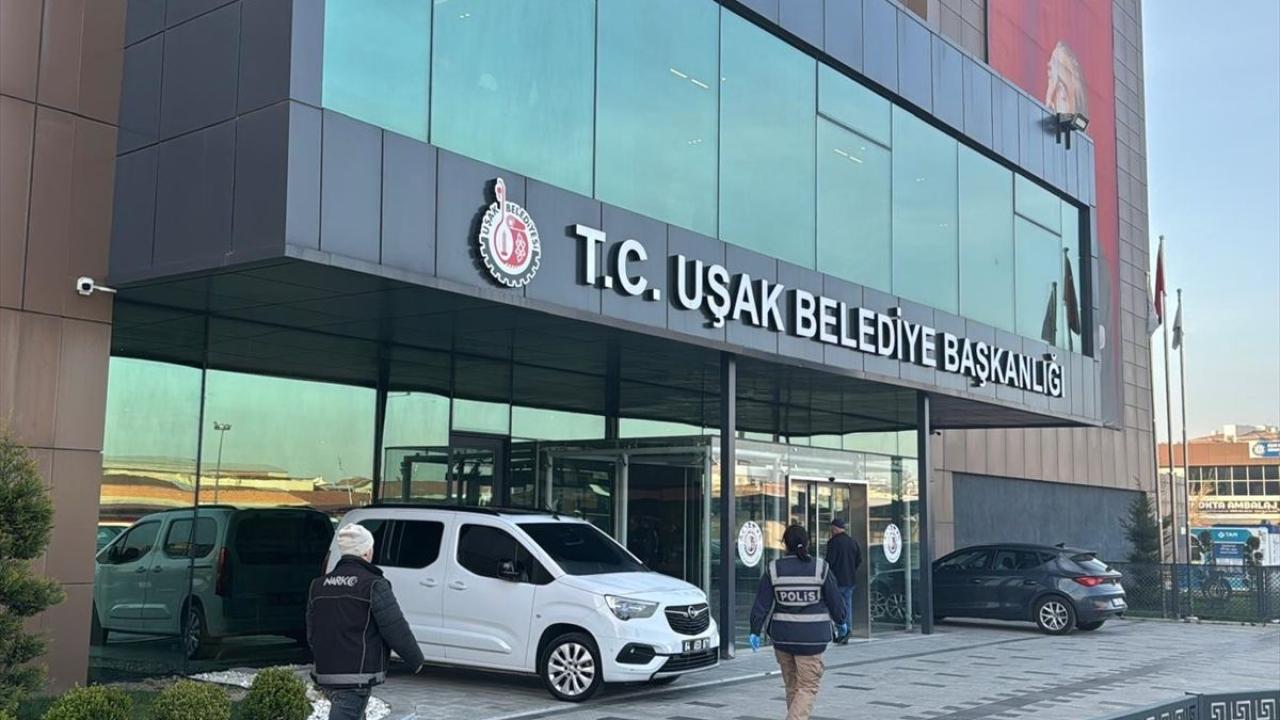 Uşak ve Marmaris belediyelerine operasyon! Belediye başkanı dahil 24 kişi gözaltında
