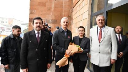 Vali Çiçekli’den göle’ye ziyaret