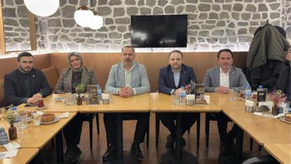 Vekil Koç son iftarını gazetecilerle yaptı