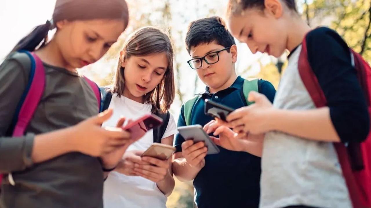 15 yaş altına sosyal medya yasağı getiren kanun teklifi Meclis'ten geçti