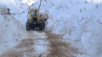 Yurda bahar geldi, Ovacık’ta karla mücadele sürüyor