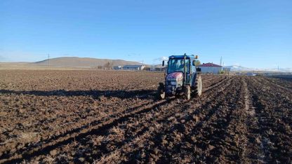 Kars’ta ekin sezonu başladı: Çiftçiler tarlaya indi