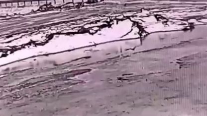 Tatvan’da otomobil takla attı: Sürücü yaralandı