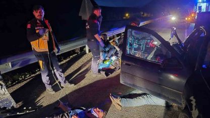 Van’da kaçak göçmenleri taşıyan otomobil kaza yaptı: 7 yaralı