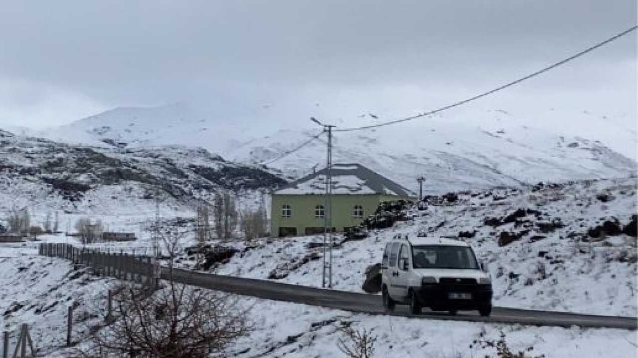 Ağrı’da Nisan ayında kar sürprizi