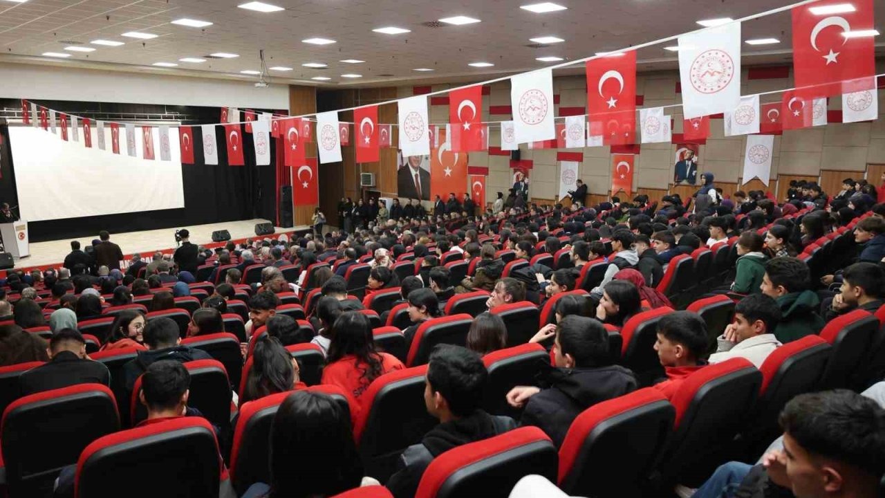 Ağrı’nın kurtuluşunun 108’inci yıl dönümü kutlandı