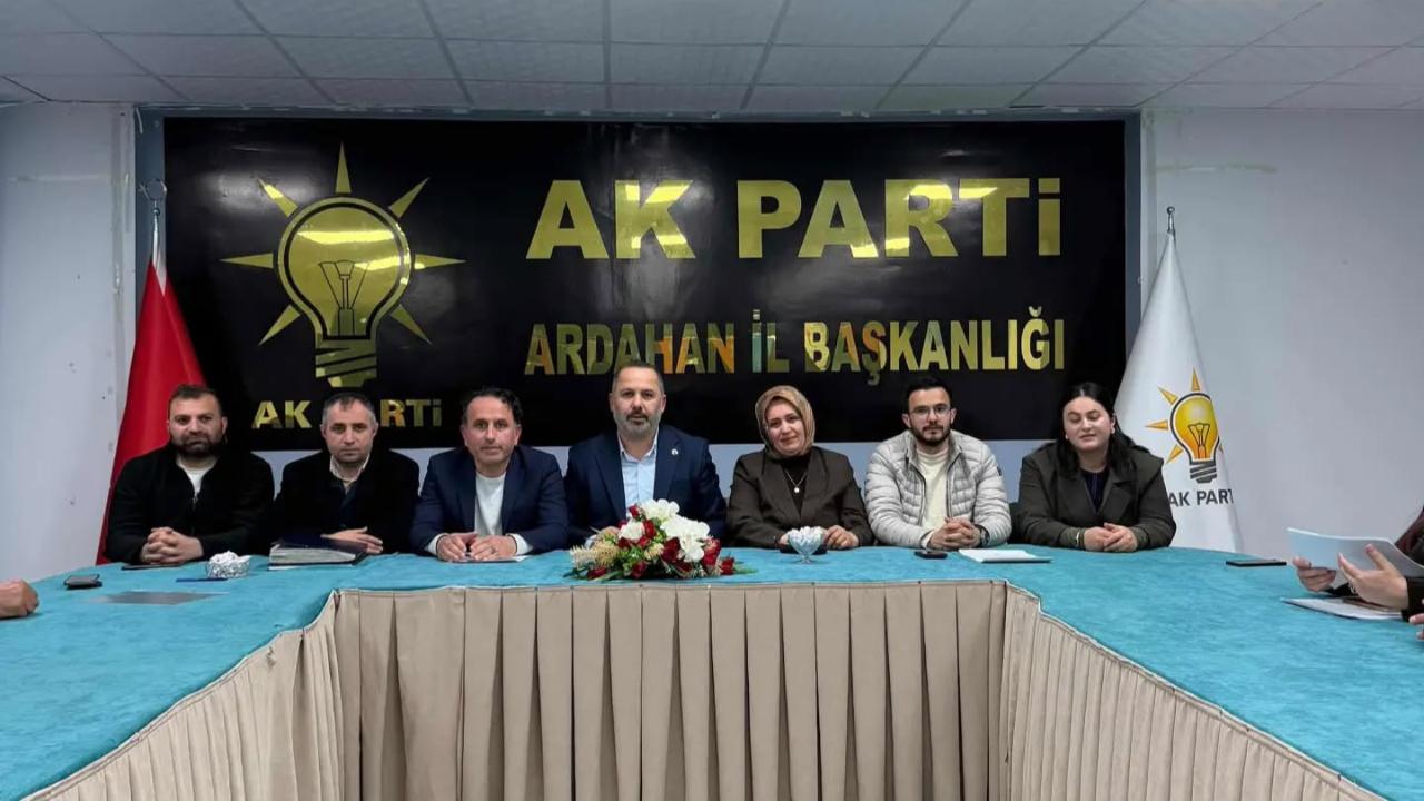 AK Parti Ardahan’da haftalık toplantı gerçekleştirildi