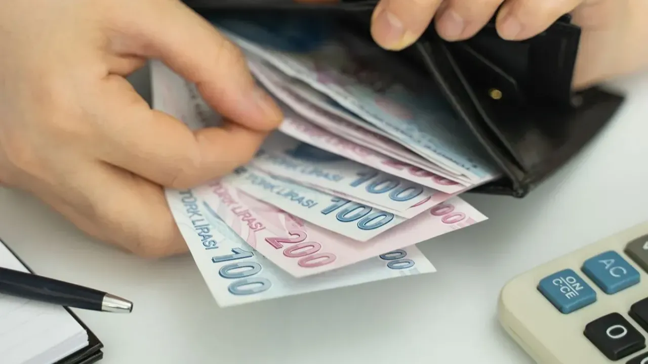 Akaryakıta sürpriz indirim! Haftalar sonra psikolojik sınırın altına indi