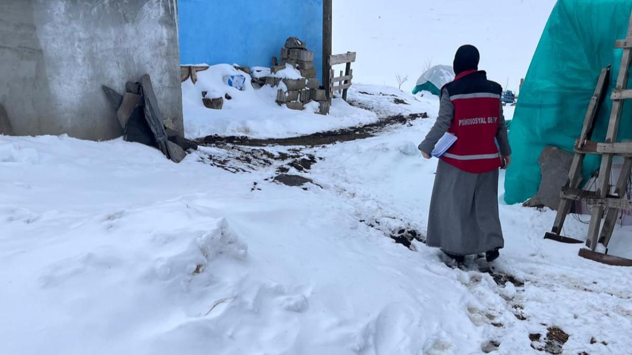 Ardahan'da sosyal destek hizmetleri sürüyor