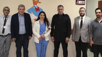 Askeroğlu’ndan sağlık ordusuna moral ziyareti