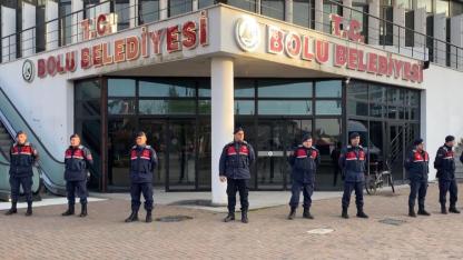 Bir Belediyeye daha şafak baskını! Arama yapılıyor